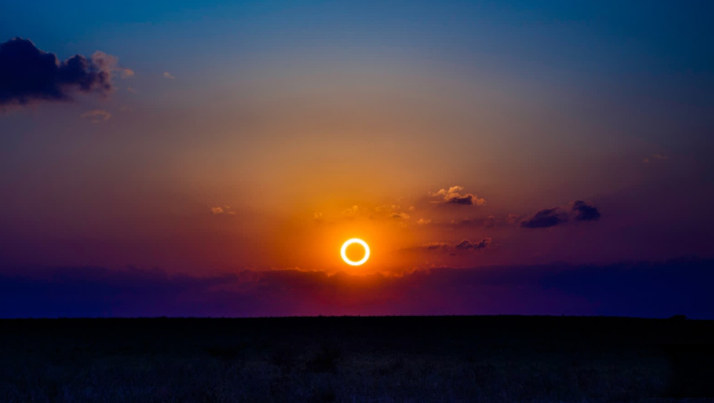 Name:  Eclipse..jpg
Views: 561
Size:  95.2 KB