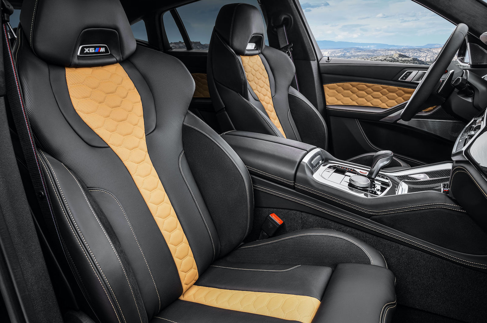 Name:  2020-bmw-x6-m-competition-interior-front-cabin.jpg
Views: 6867
Size:  432.1 KB