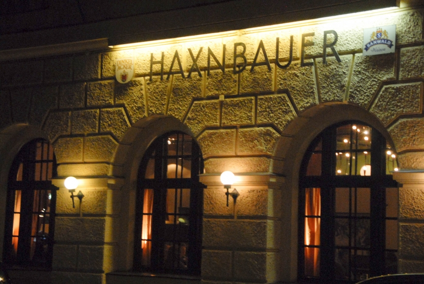 Name:  Haxnbauer im Scholastikahaus .jpg
Views: 12161
Size:  412.3 KB