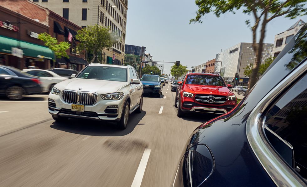 Name:  2019-bmw-x5-xdrive40i-and-2020-mercedes-benz-gle450-4matic-comparison-101-1560788252.jpg
Views: 8373
Size:  107.5 KB