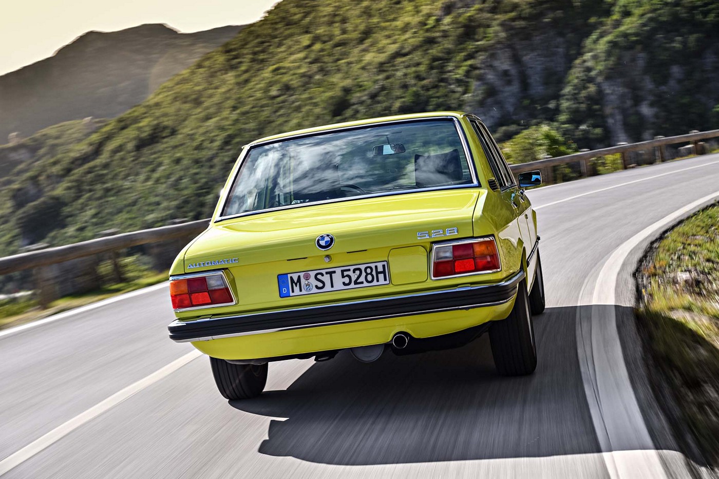 Name:  BMW-5-Series-E12-rear-three-quarter-in-motion-02.jpg
Views: 1875
Size:  312.3 KB