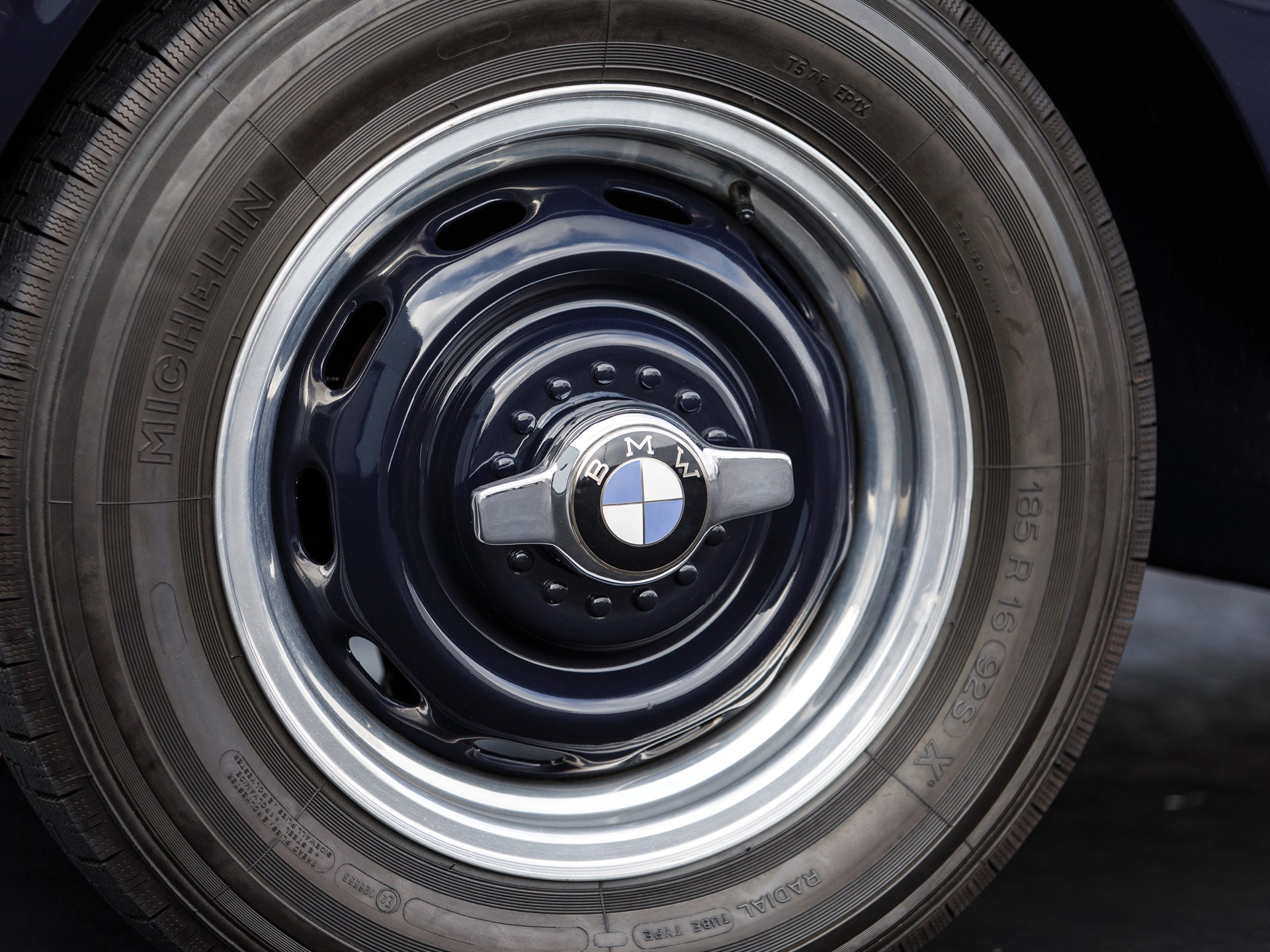 Name:  1958 BMW 507 Roadster S2 70157 RM Arizona 2019-06.jpg
Views: 3609
Size:  556.2 KB