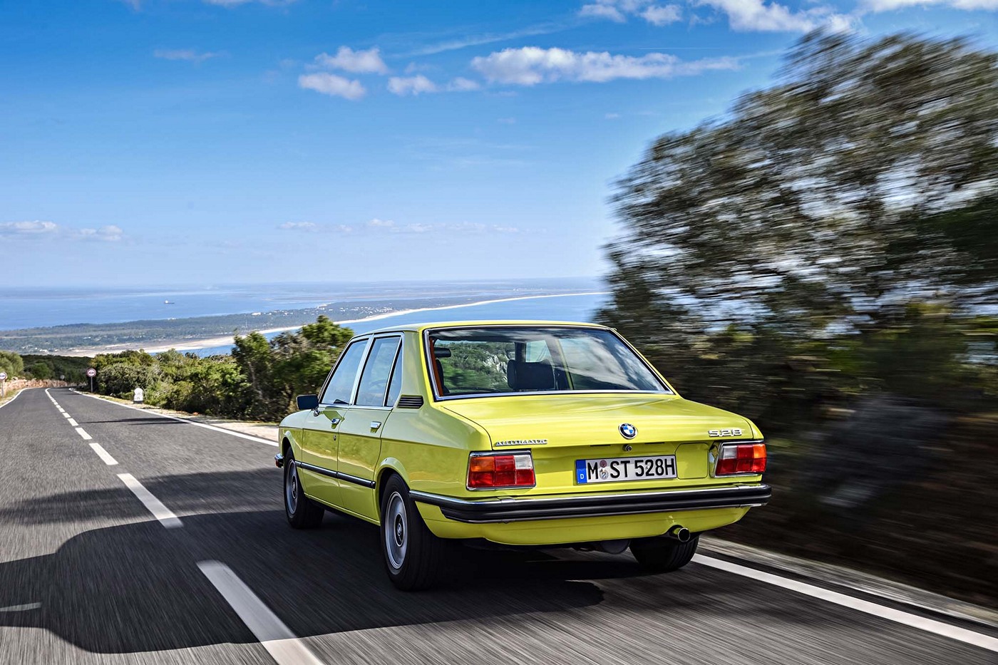 Name:  BMW-5-Series-E12-rear-three-quarter-in-motion-05.jpg
Views: 1622
Size:  331.1 KB